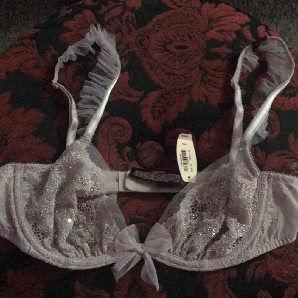 SALE Victoria’s Secret Designer Lace Gem Bra
